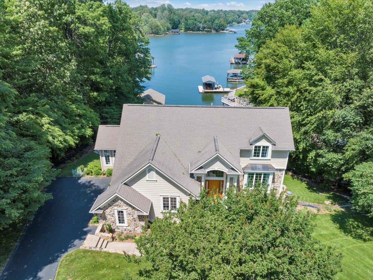 72 Pine Crest Cir, Moneta, Virginia image 2