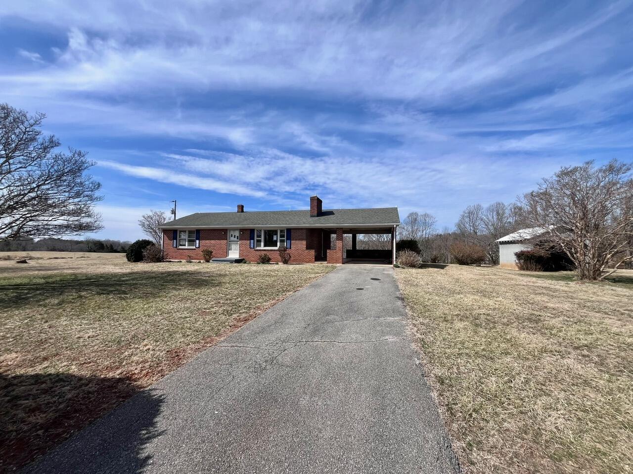 2811 Isle Of Pines Dr, Moneta, Virginia image 1
