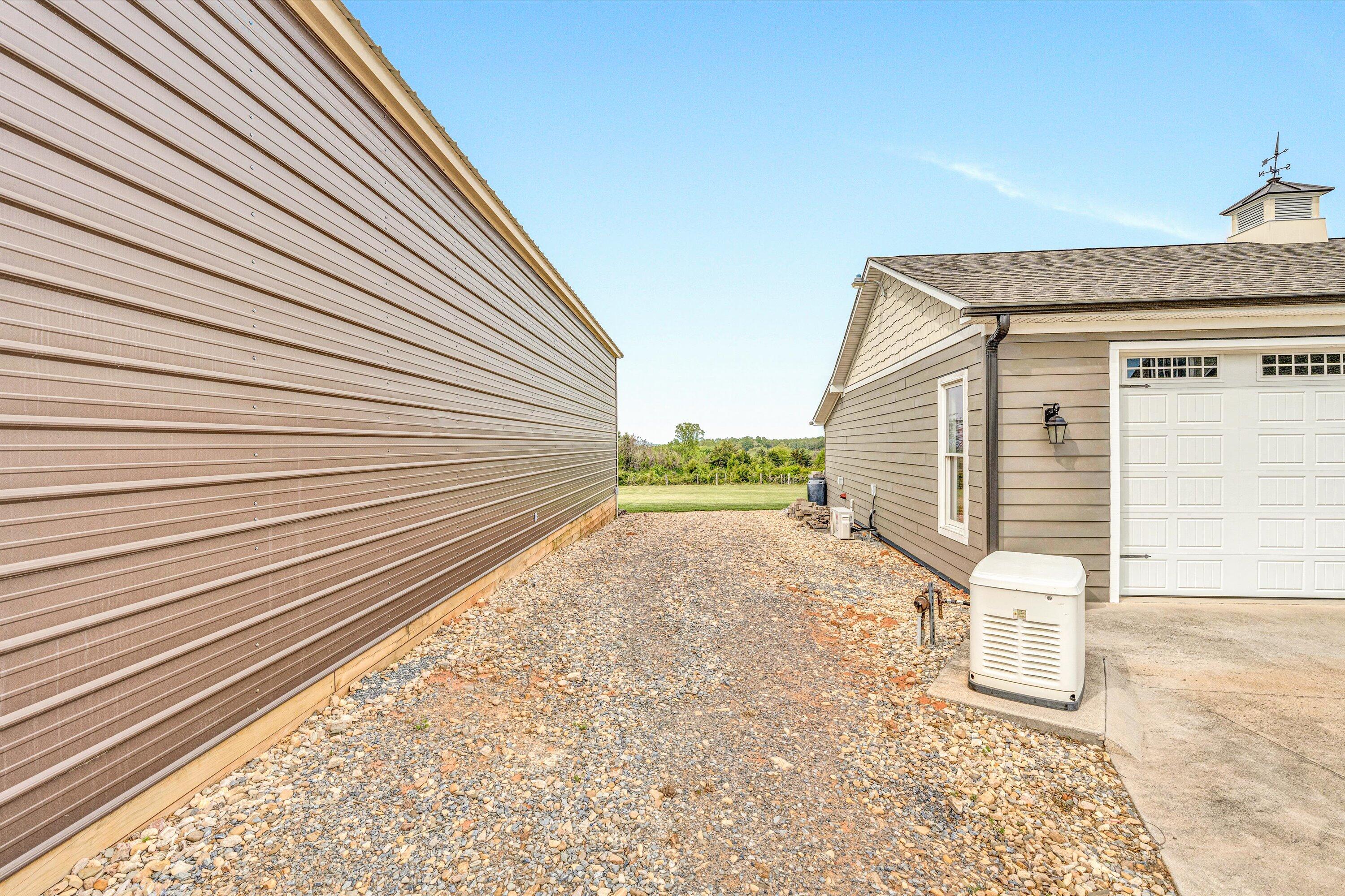 Bedford, Virginia 24523, United States, 5 Bedrooms Bedrooms, ,6 BathroomsBathrooms,Residential,Active,114474