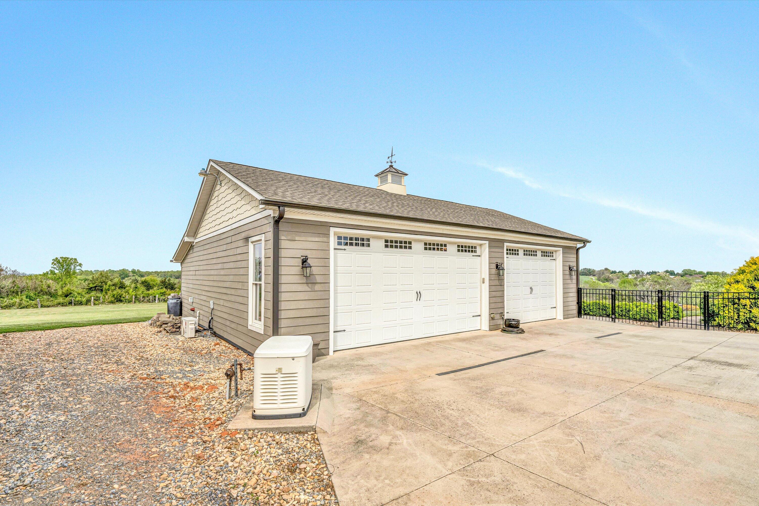 Bedford, Virginia 24523, United States, 5 Bedrooms Bedrooms, ,6 BathroomsBathrooms,Residential,Active,114474