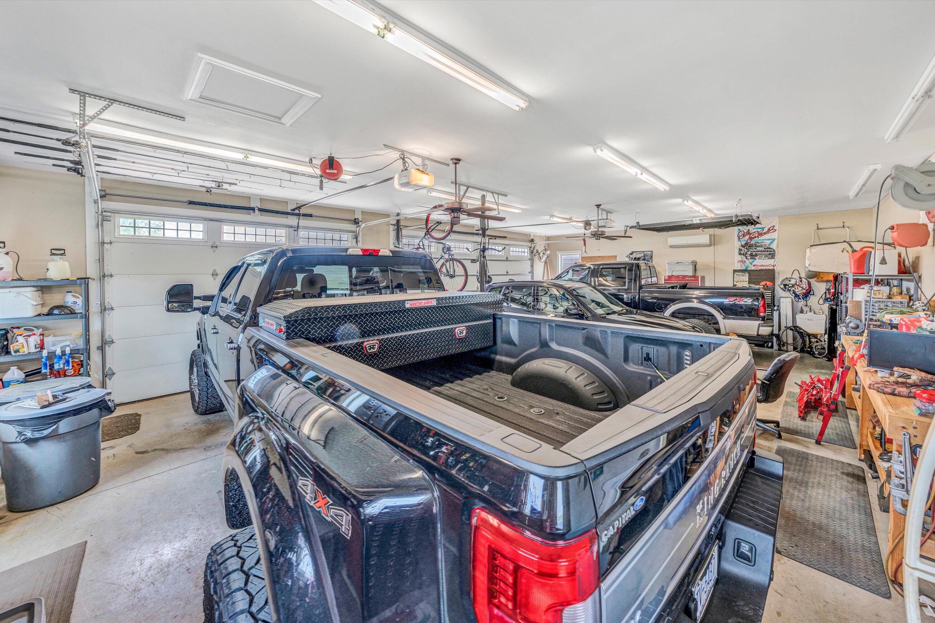 Bedford, Virginia 24523, United States, 5 Bedrooms Bedrooms, ,6 BathroomsBathrooms,Residential,Active,114474