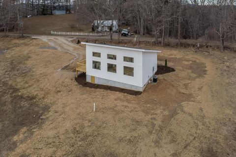 Homes For Sale - 320 Grace Ln<br/> Riner, VA 24149