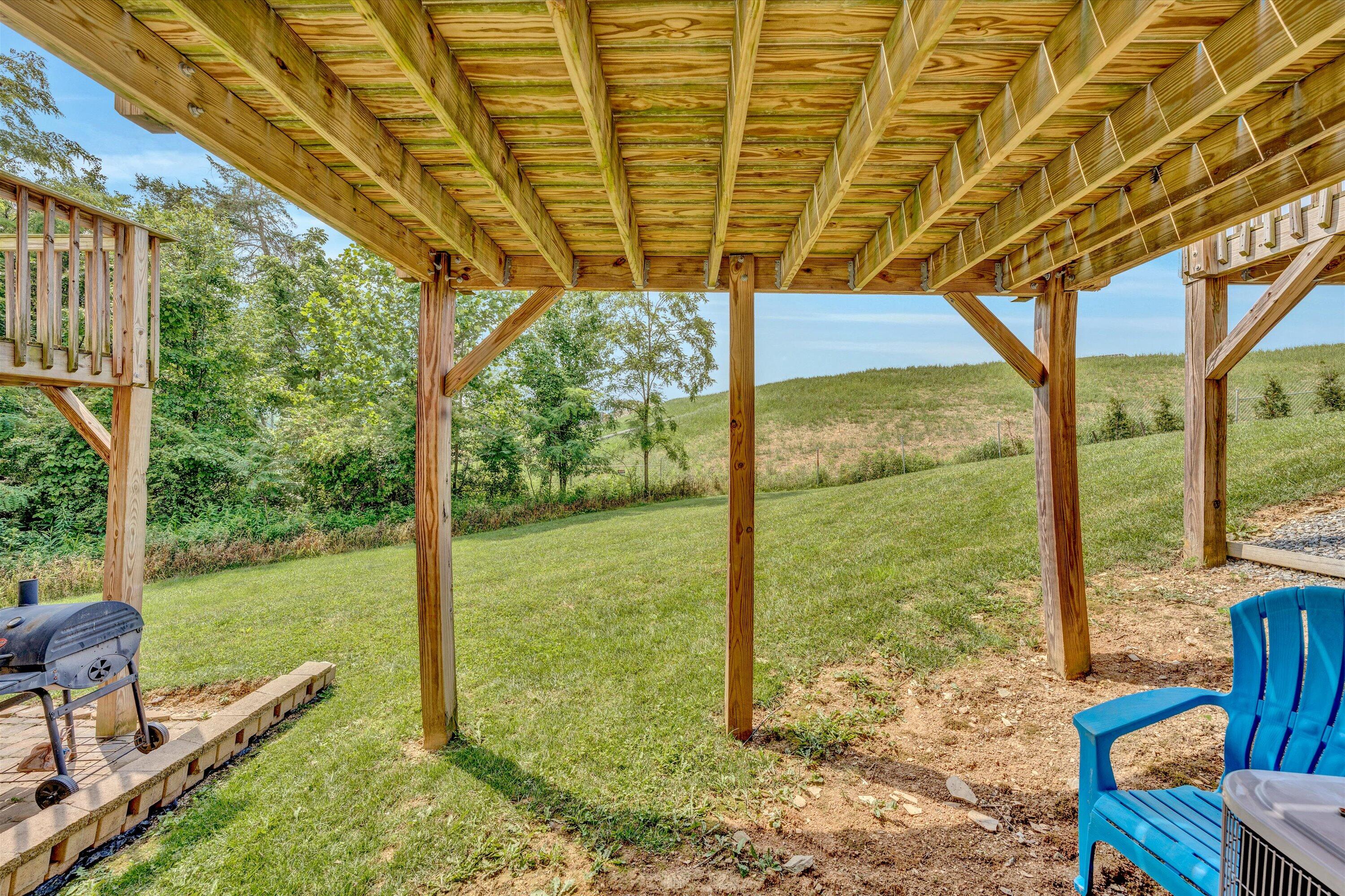 6806 Village Green Dr, Roanoke, Ohio image 18