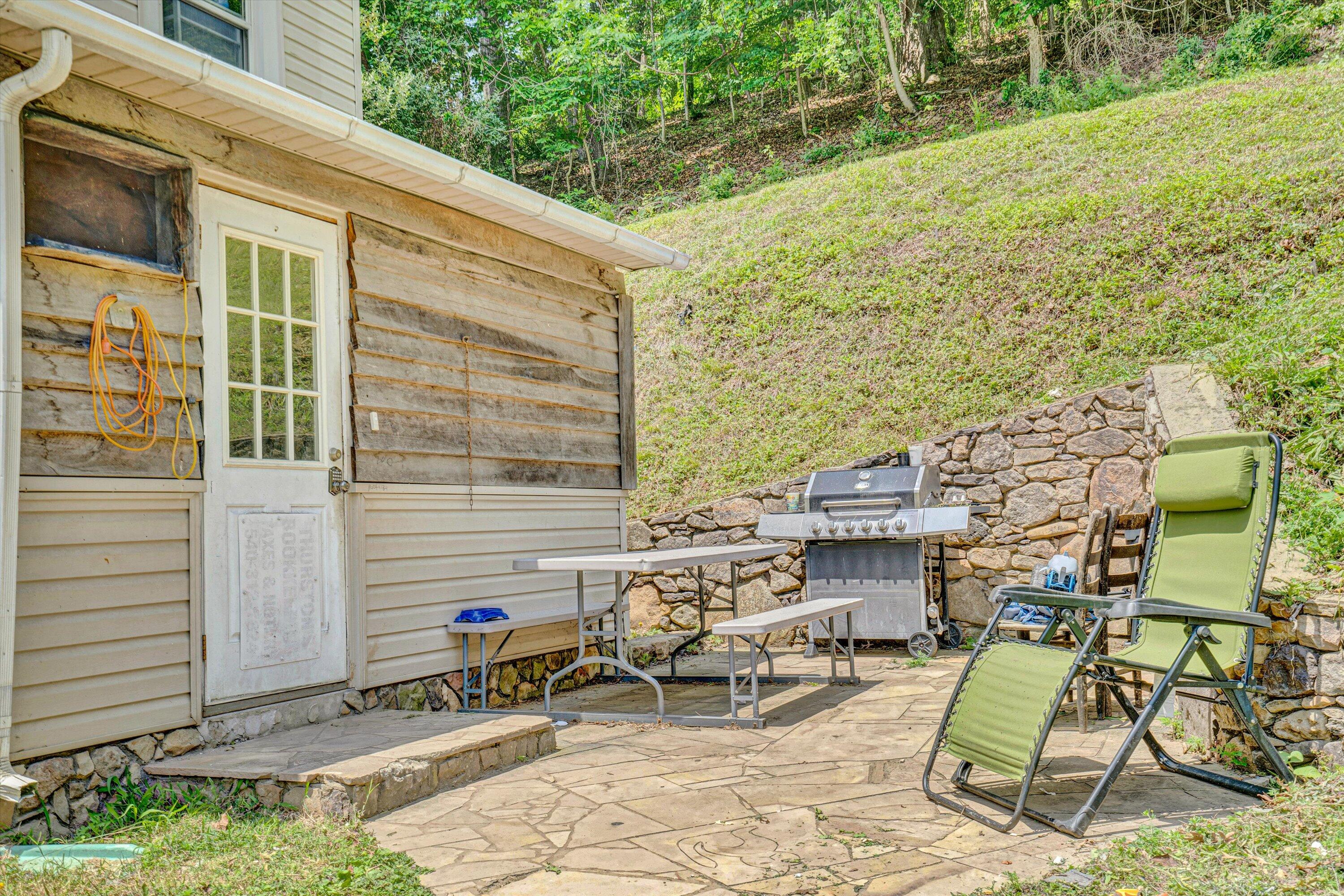 131 Indian Ln, Eagle Rock, Virginia image 3