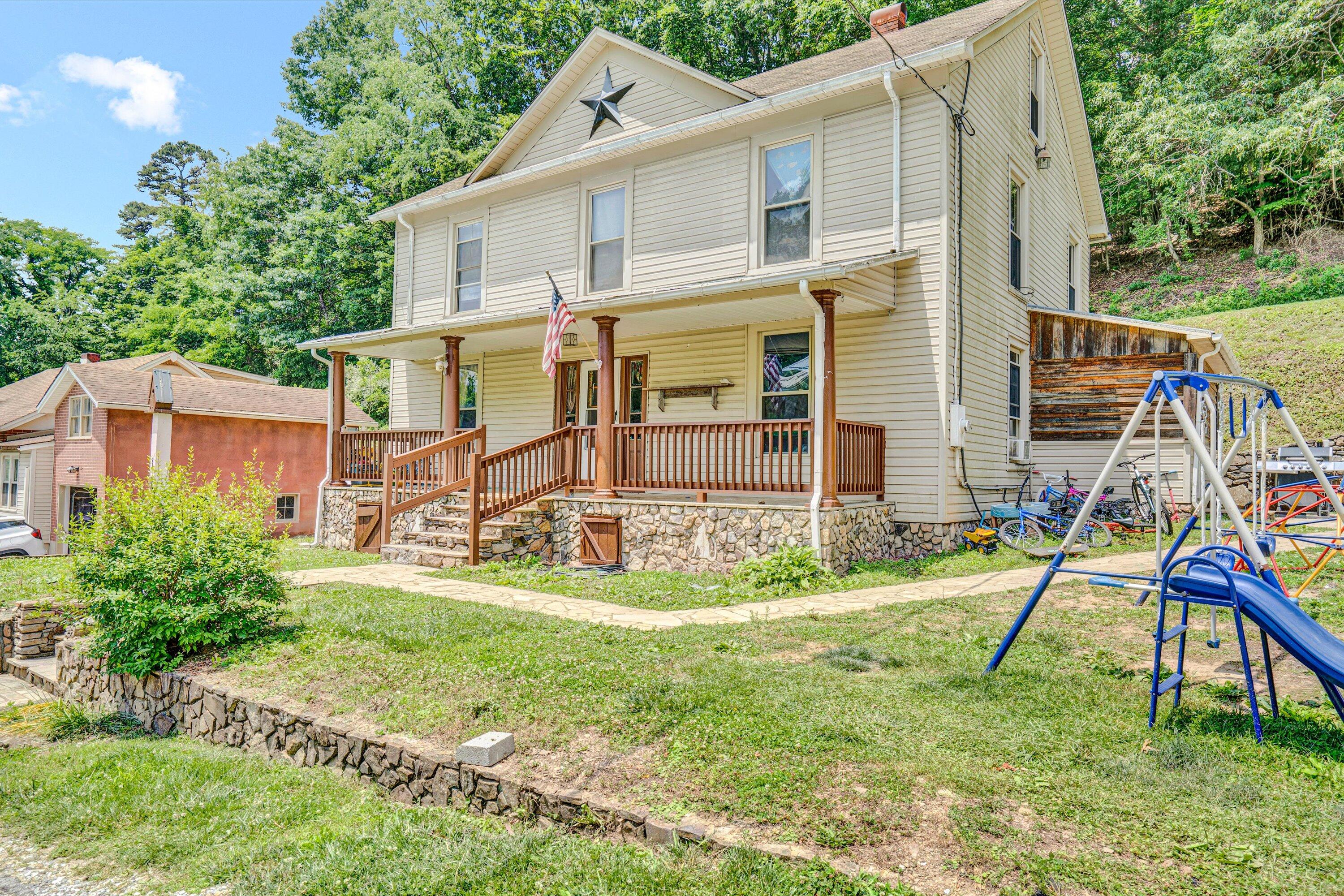 131 Indian Ln, Eagle Rock, Virginia image 2
