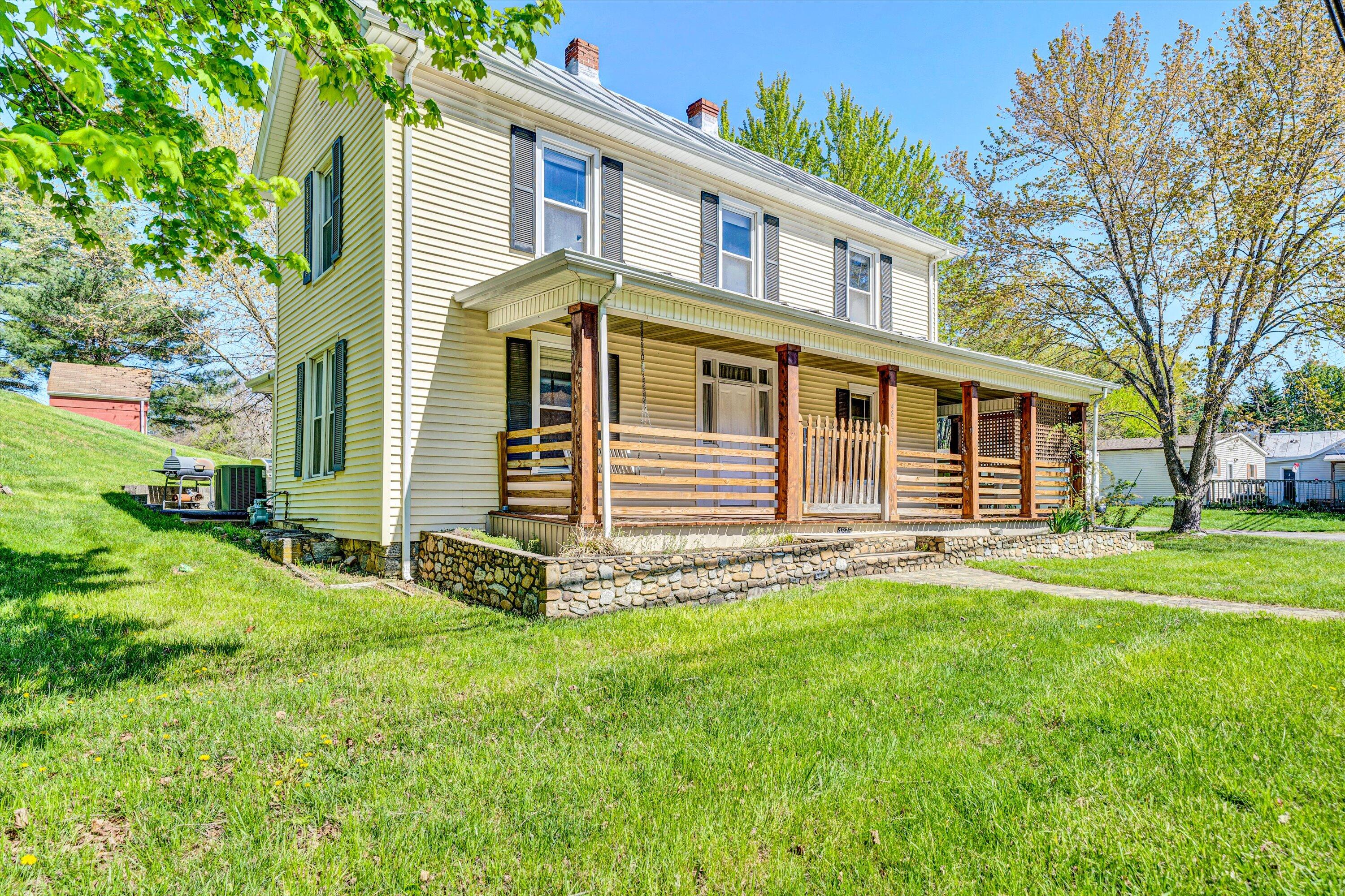 4875 Lee, Troutville, Virginia image 2