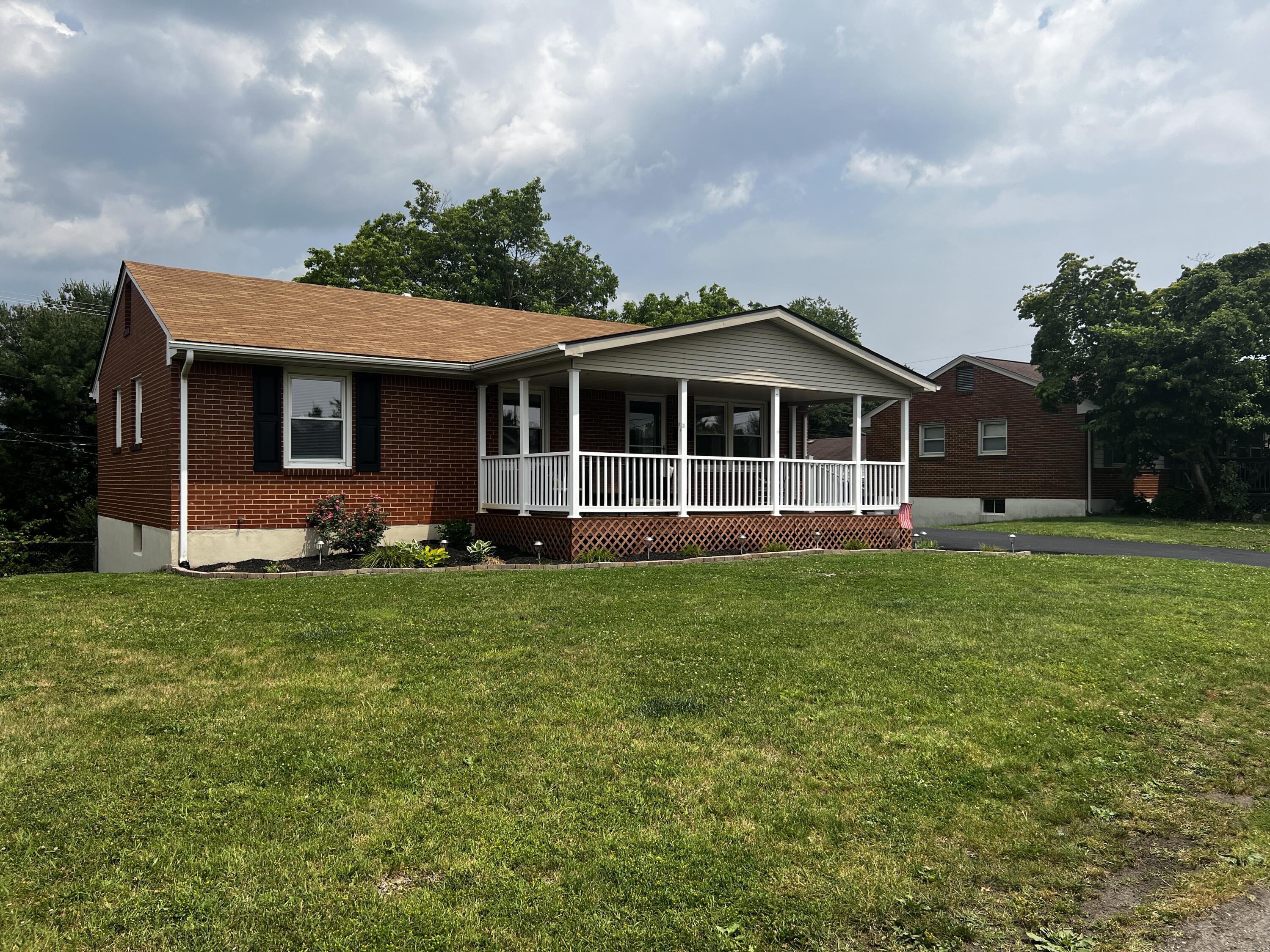 5845 Darby RD, Roanoke, VA 24012 MLS 898867 Listing Information