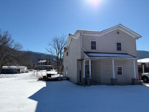 Homes For Sale - 733 Anderson St<br/> Rockbridge County, Glasgow, VA 24555