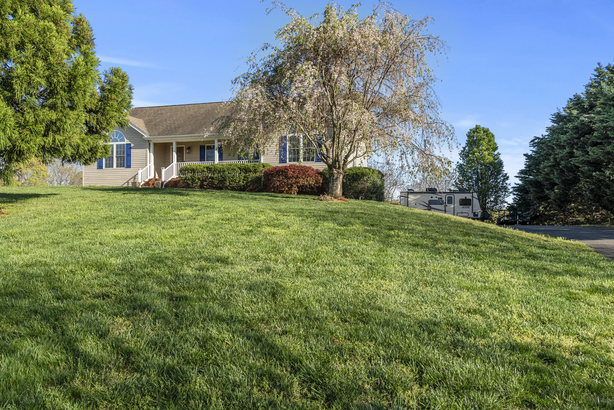 3676 Horseshoe Bend Rd, Goodview, Virginia image 6