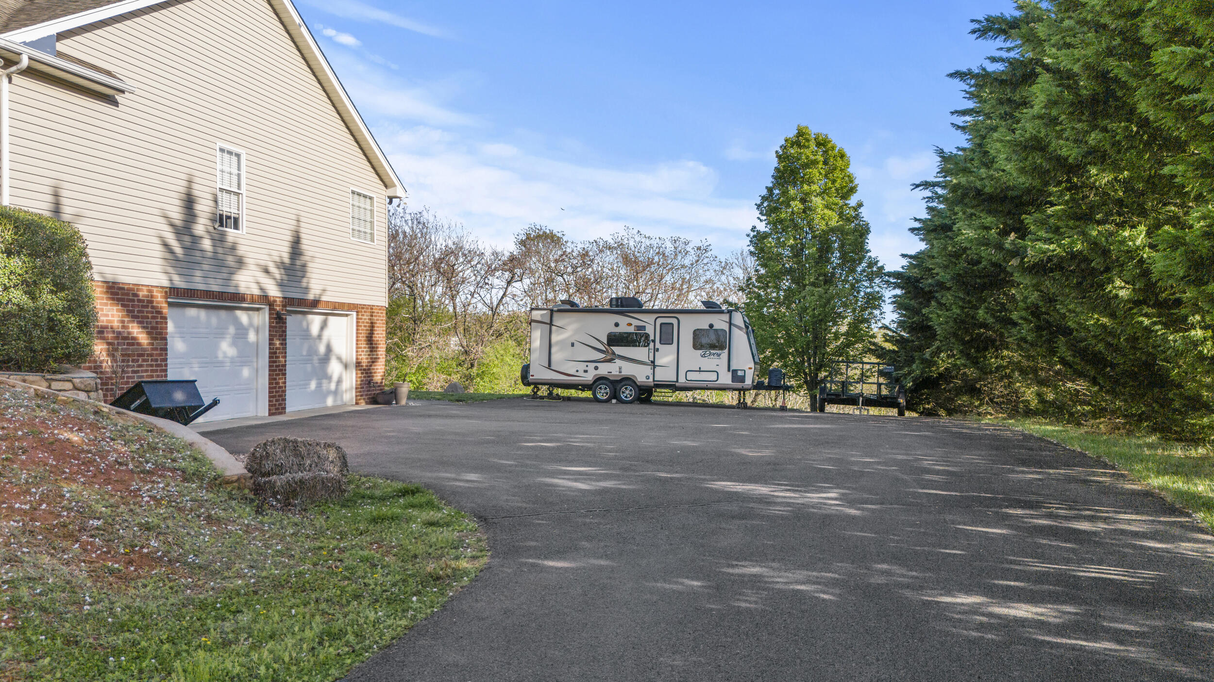 3676 Horseshoe Bend Rd, Goodview, Virginia image 8