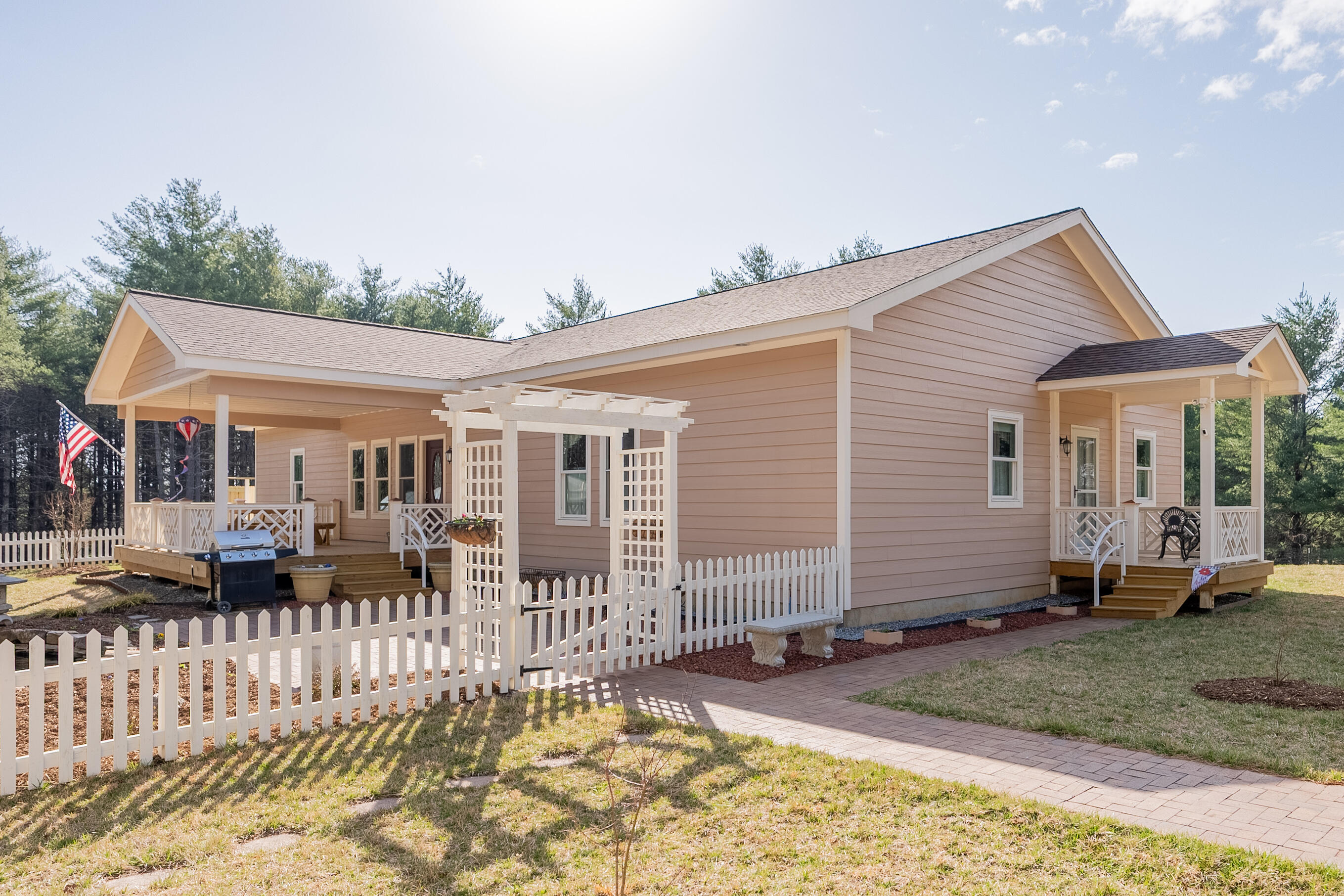 981 Alum Ridge Rd, Willis, Virginia image 1