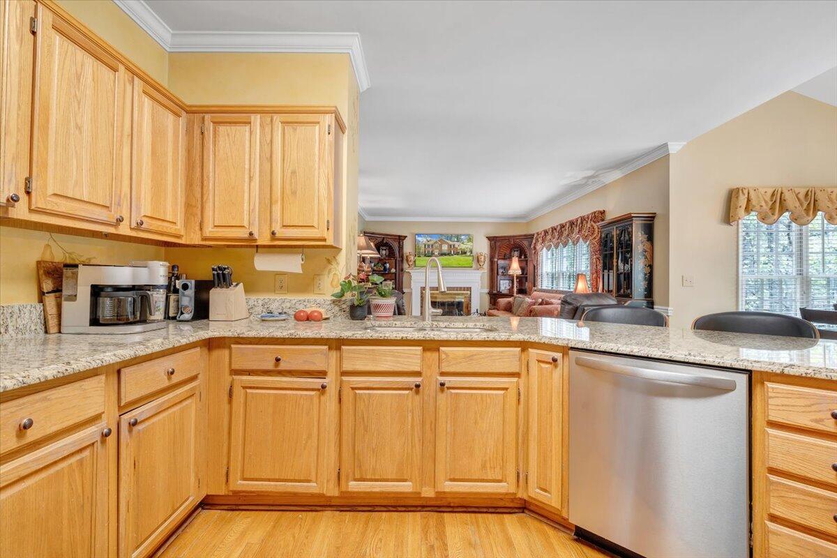 6020 Cavalier Dr, Roanoke, Virginia image 19