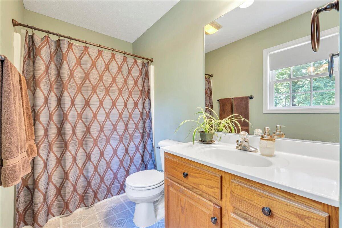 595 Iron Ridge Rd, Rocky Mount, Ohio image 26