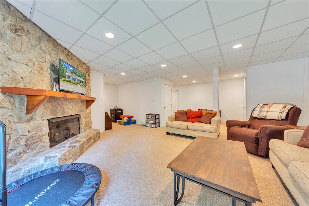 595 Iron Ridge Rd, Rocky Mount, Ohio image 29