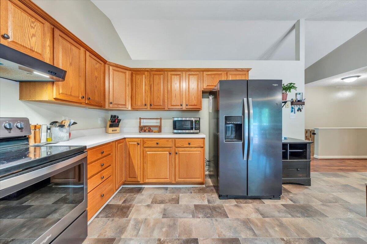 595 Iron Ridge Rd, Rocky Mount, Ohio image 19