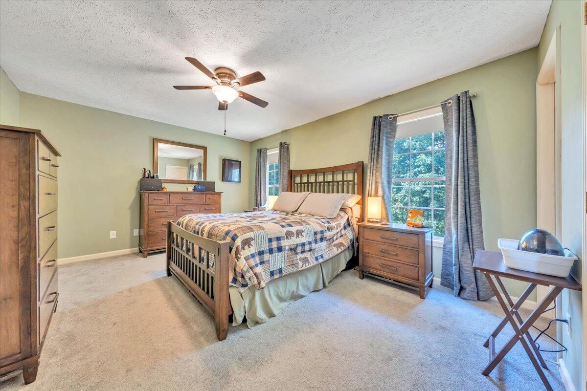 595 Iron Ridge Rd, Rocky Mount, Ohio image 23