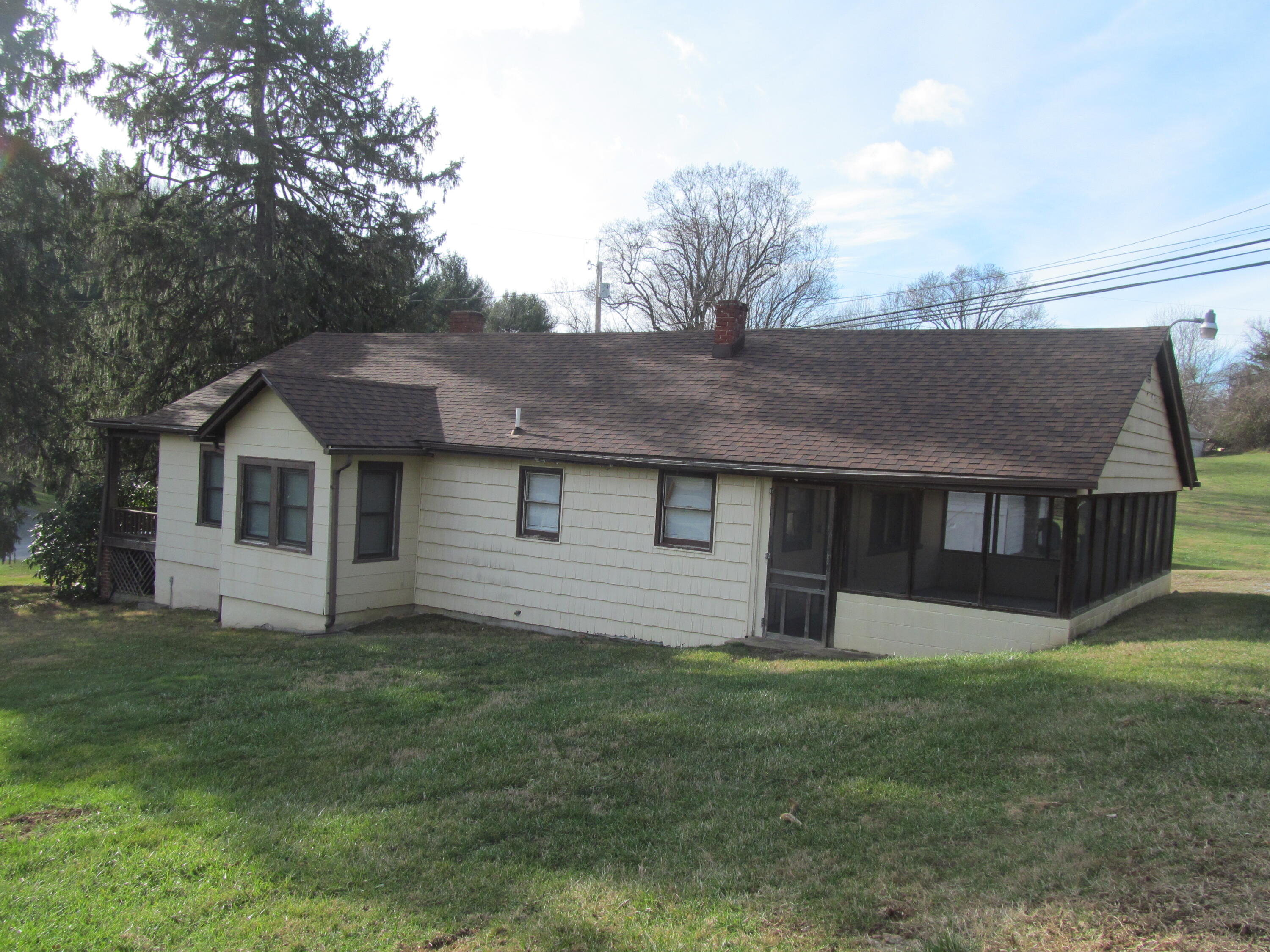 118 Sunset Ave, Troutville, Virginia image 3