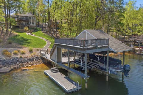 Homes For Sale - 145 Channelview Dr<br/> Moneta, VA 24121