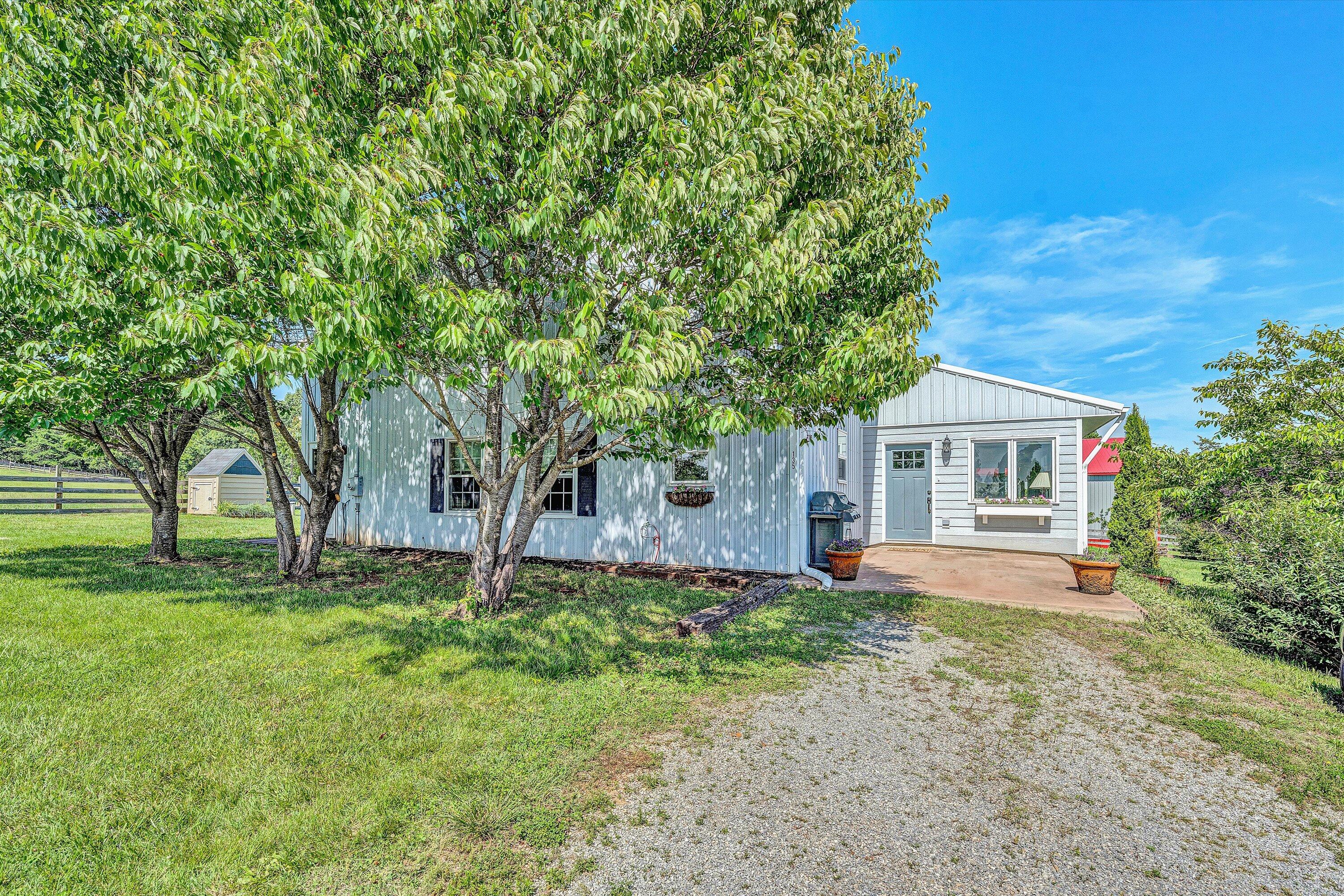 135 Holyfield Ln, Moneta, Virginia image 4