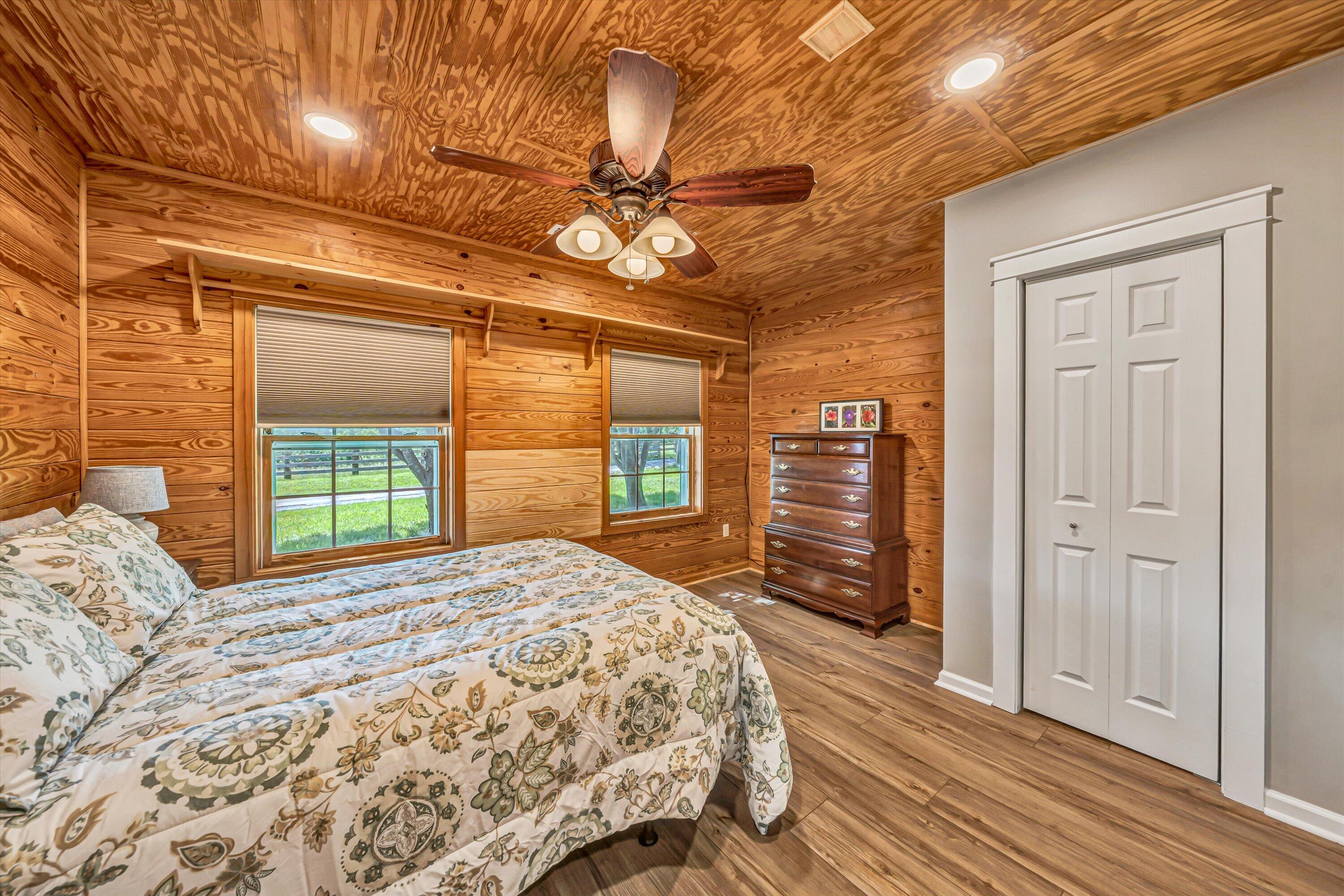 135 Holyfield Ln, Moneta, Virginia image 12