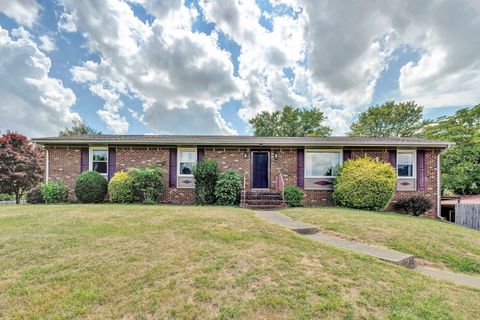 Homes For Sale - 5543 Country Ln<br/> Roanoke, VA 24018