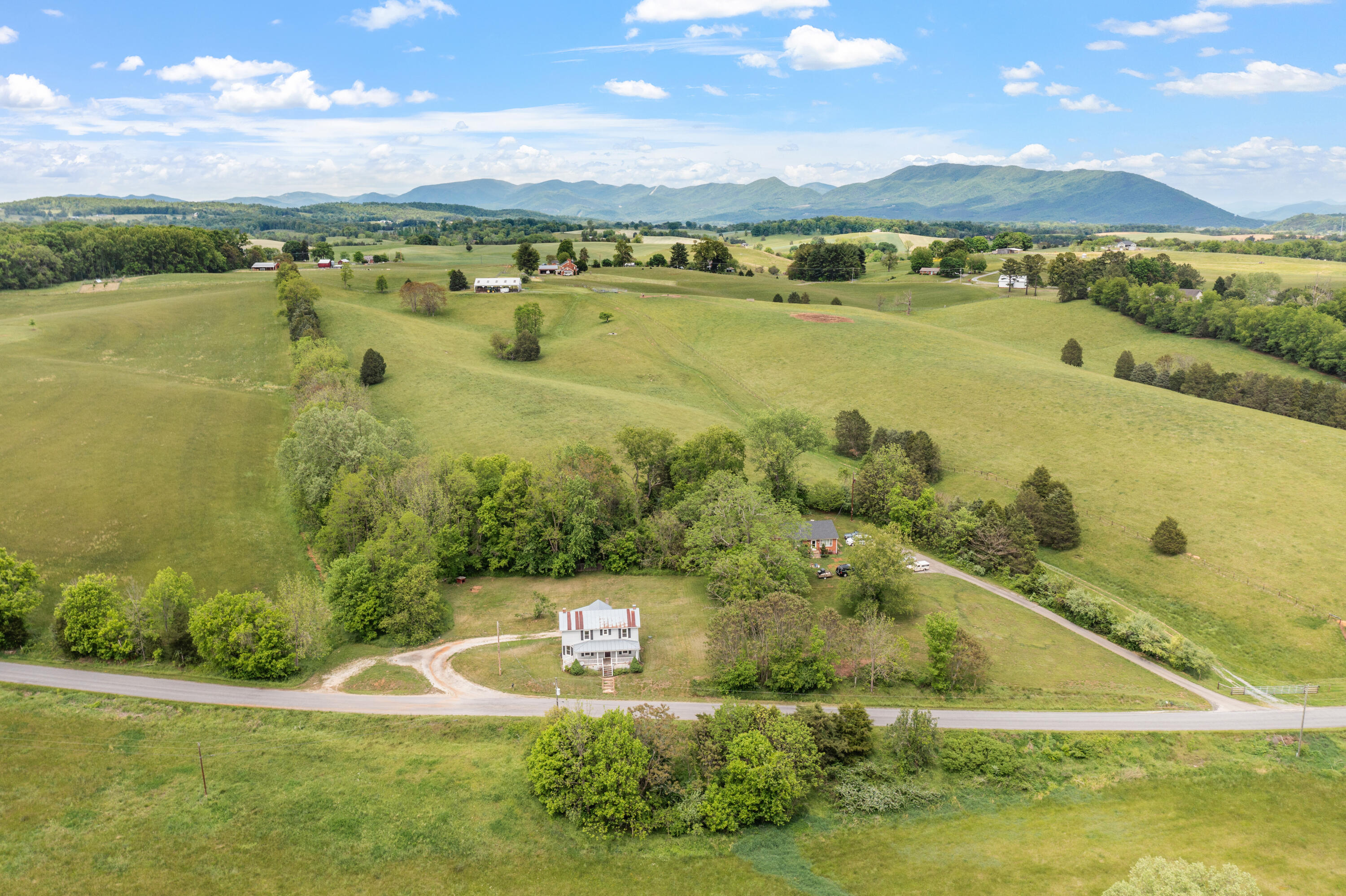250 Old Hollow Rd, Buchanan, Virginia image 4