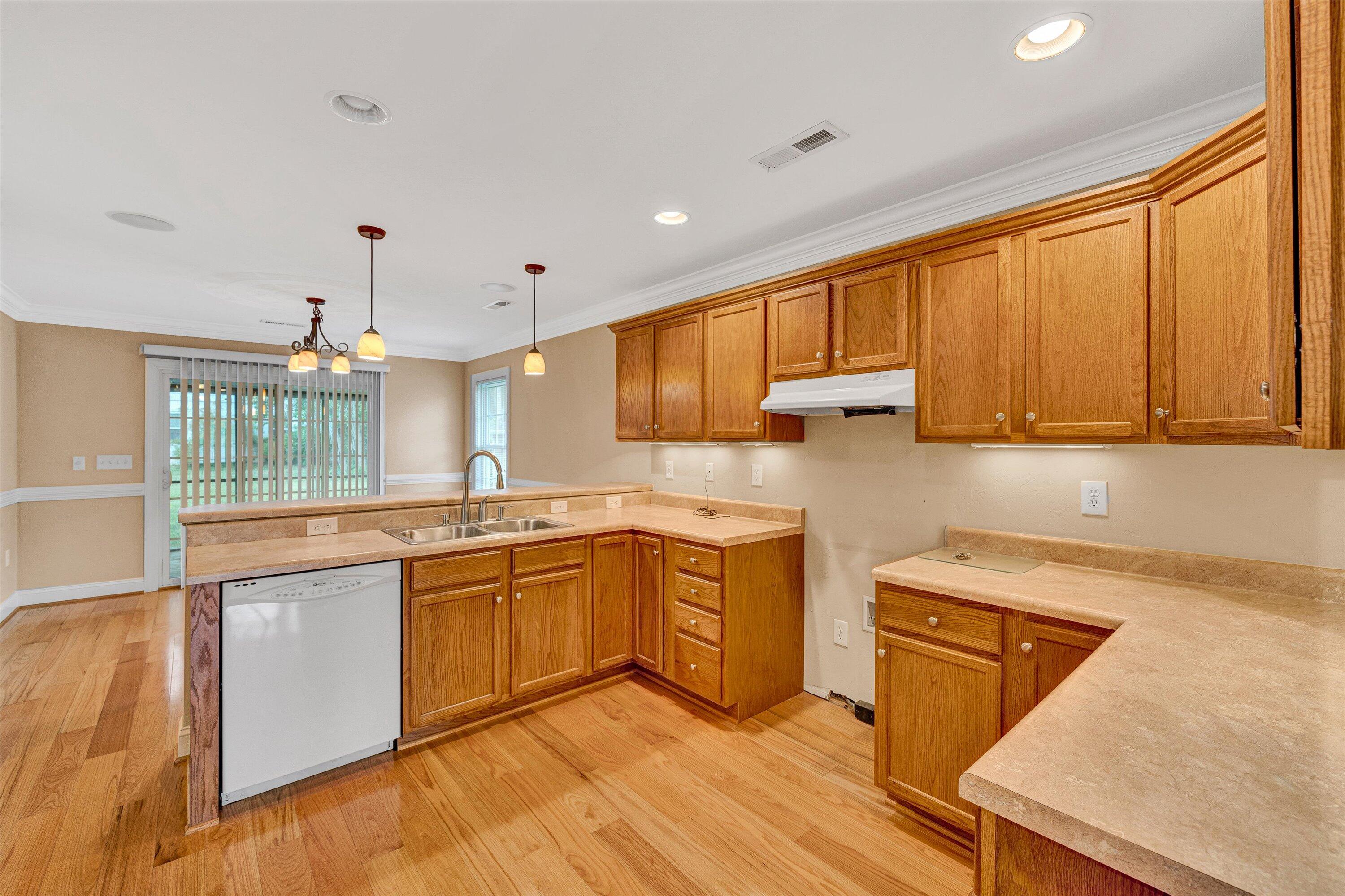 1016 Roanoke Blvd, Salem, Virginia image 8
