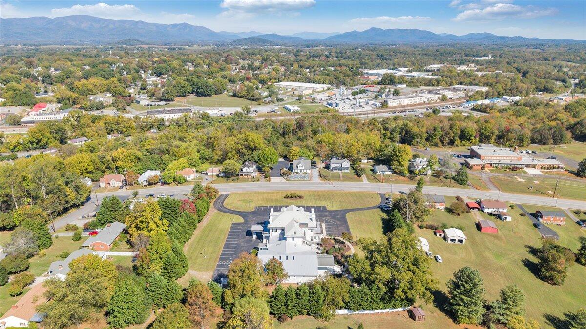 Bedford, Virginia 24523, United States, ,11 BathroomsBathrooms,Commercial,Active,239719