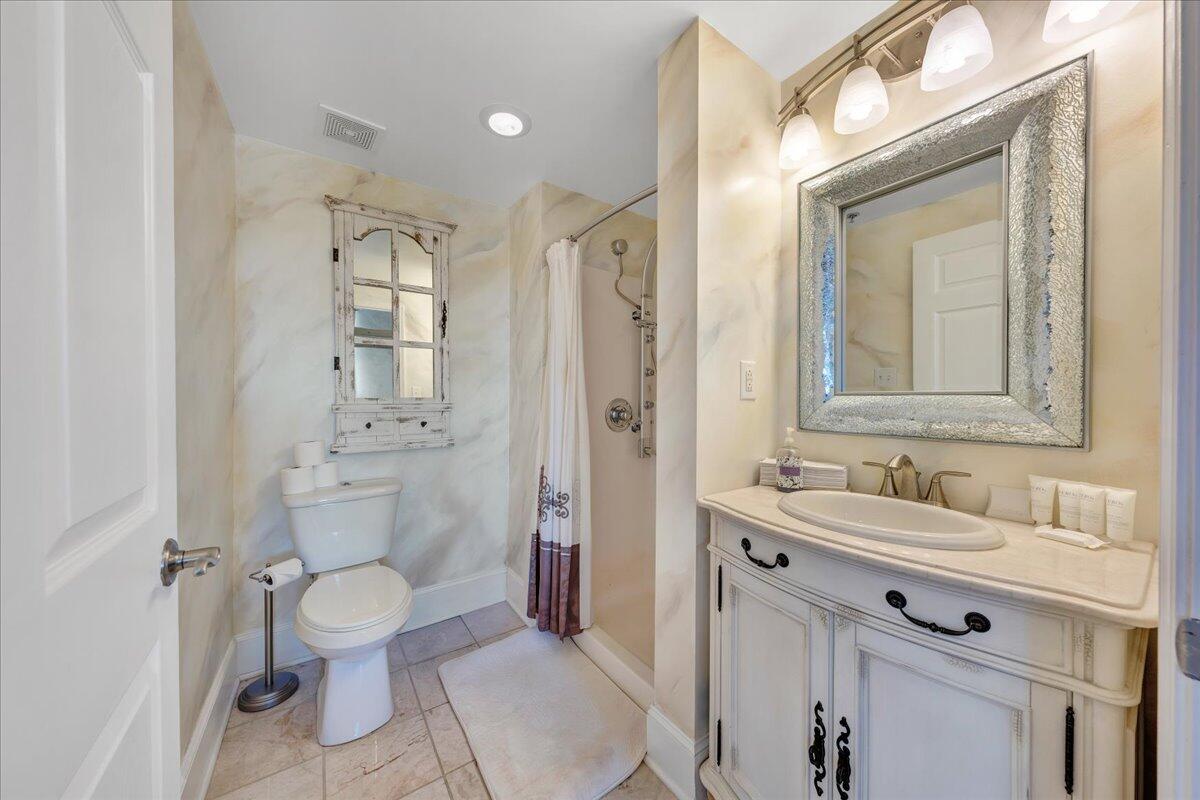 Bedford, Virginia 24523, United States, ,11 BathroomsBathrooms,Commercial,Active,239719