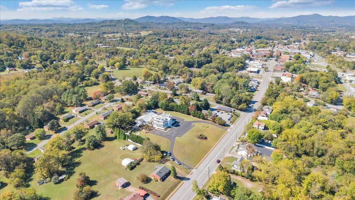 Bedford, Virginia 24523, United States, ,11 BathroomsBathrooms,Commercial,Active,239719