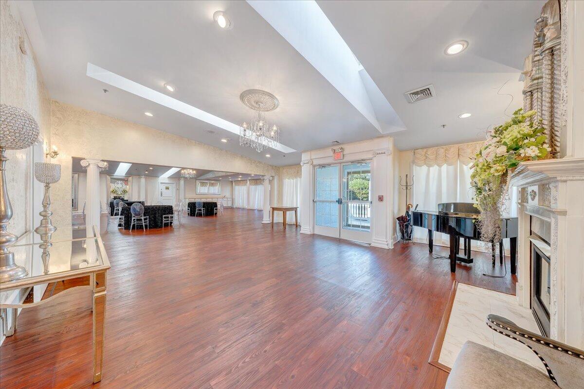 Bedford, Virginia 24523, United States, ,11 BathroomsBathrooms,Commercial,Active,239719