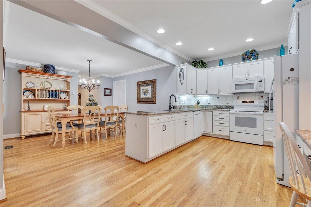 611 Highfield Rd, Salem, Virginia image 28