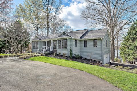 Homes For Sale - 385 Cross Harbor Dr<br/> Penhook, VA 24137