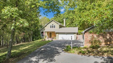 Photo of 1347 Woodhaven Estates RD, Blue Ridge, VA 24064 (MLS # 921883) Photo of 1347 Woodhaven Estates RD, Blue Ridge, VA 24064 (MLS # 921883)