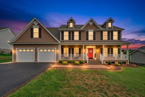 Homes For Sale - 5927 Crumpacker Dr<br/> Roanoke, VA 24012