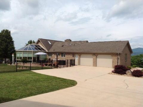 Photo of 252 Richardson DR, Roanoke, VA 24019 (MLS # 926186)