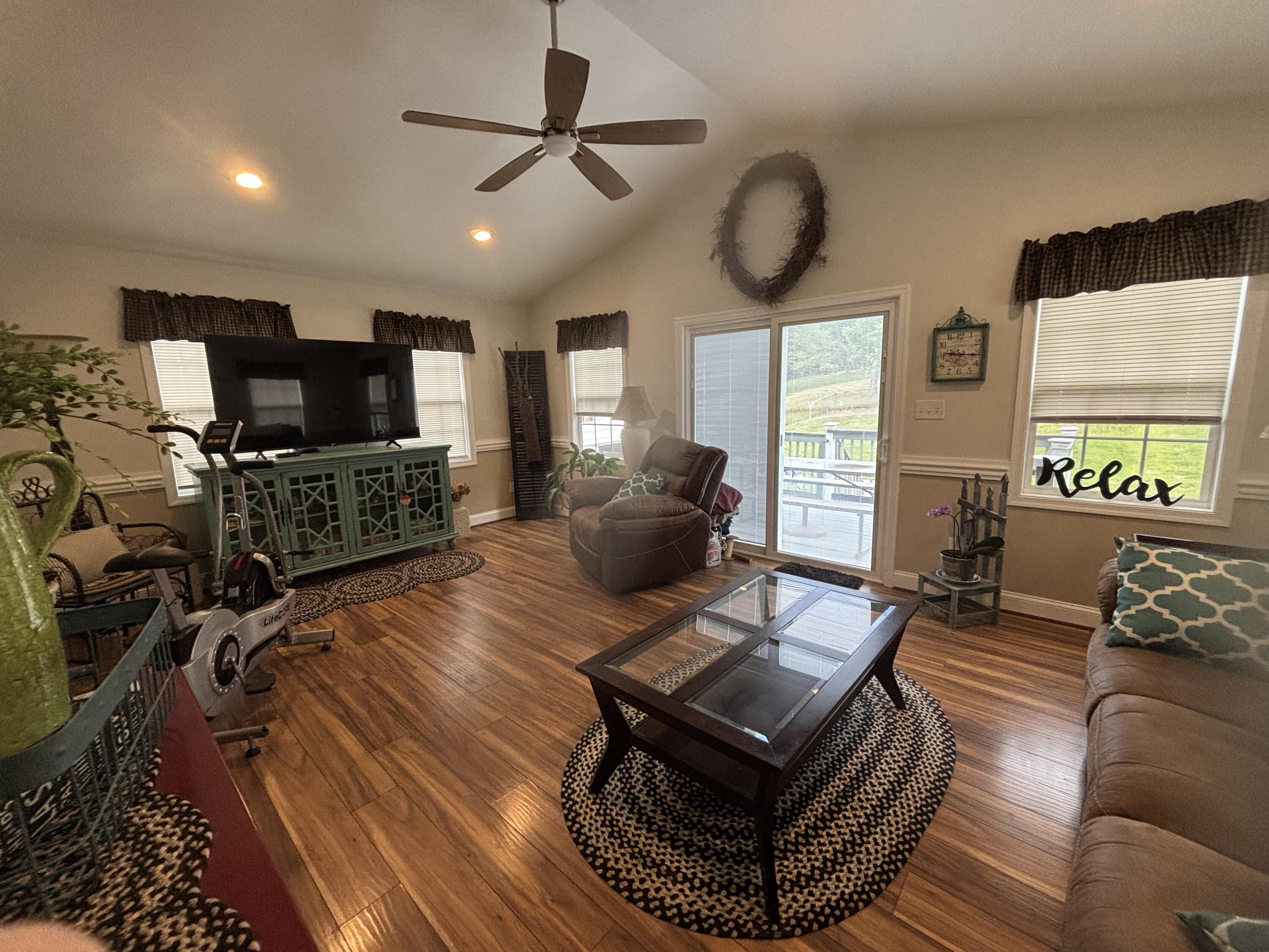 3924 St James Cir, Roanoke, Ohio image 5