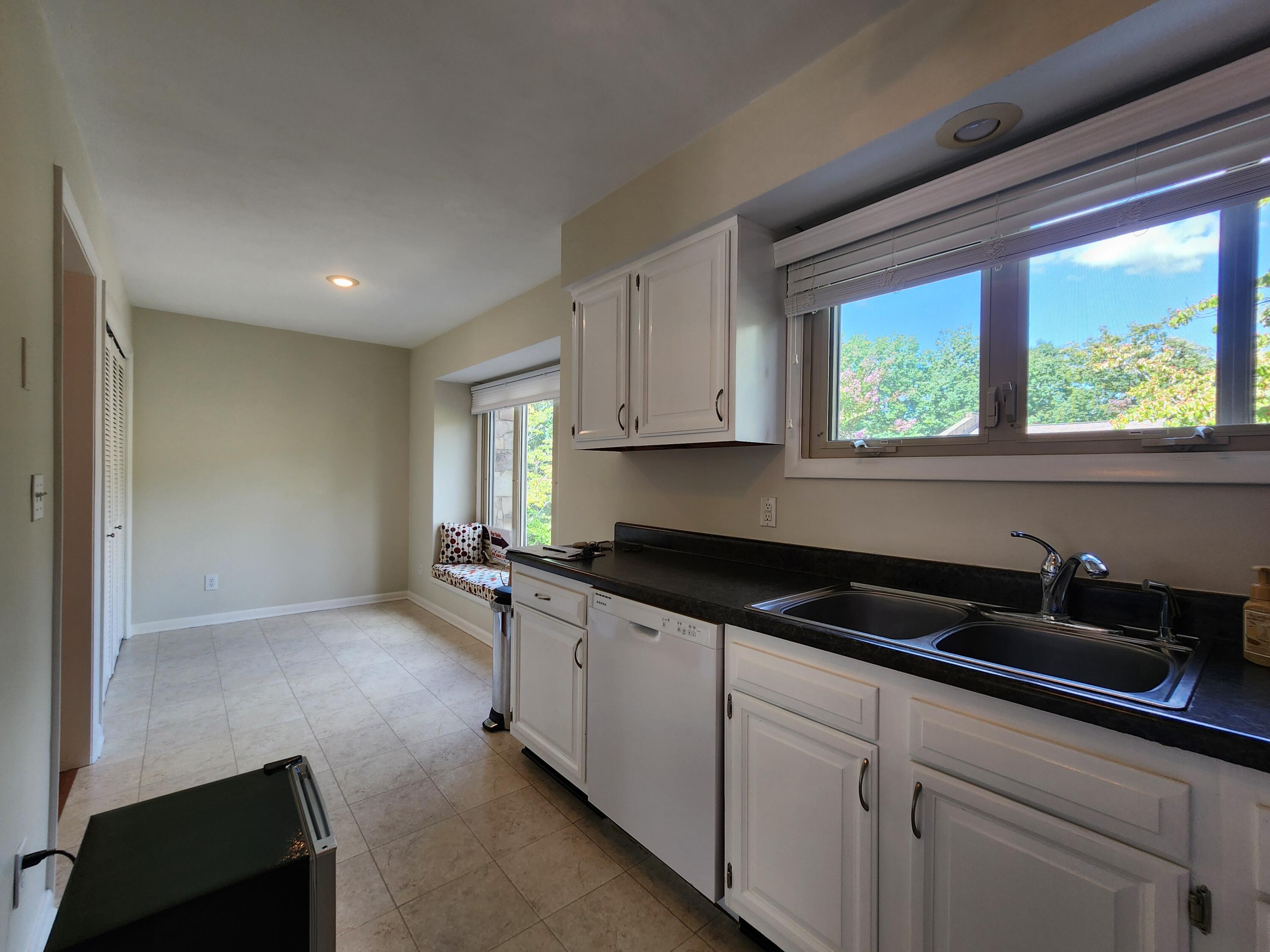 Roanoke, Virginia 24018, United States, 3 Bedrooms Bedrooms, ,3 BathroomsBathrooms,Residential,Active,239475