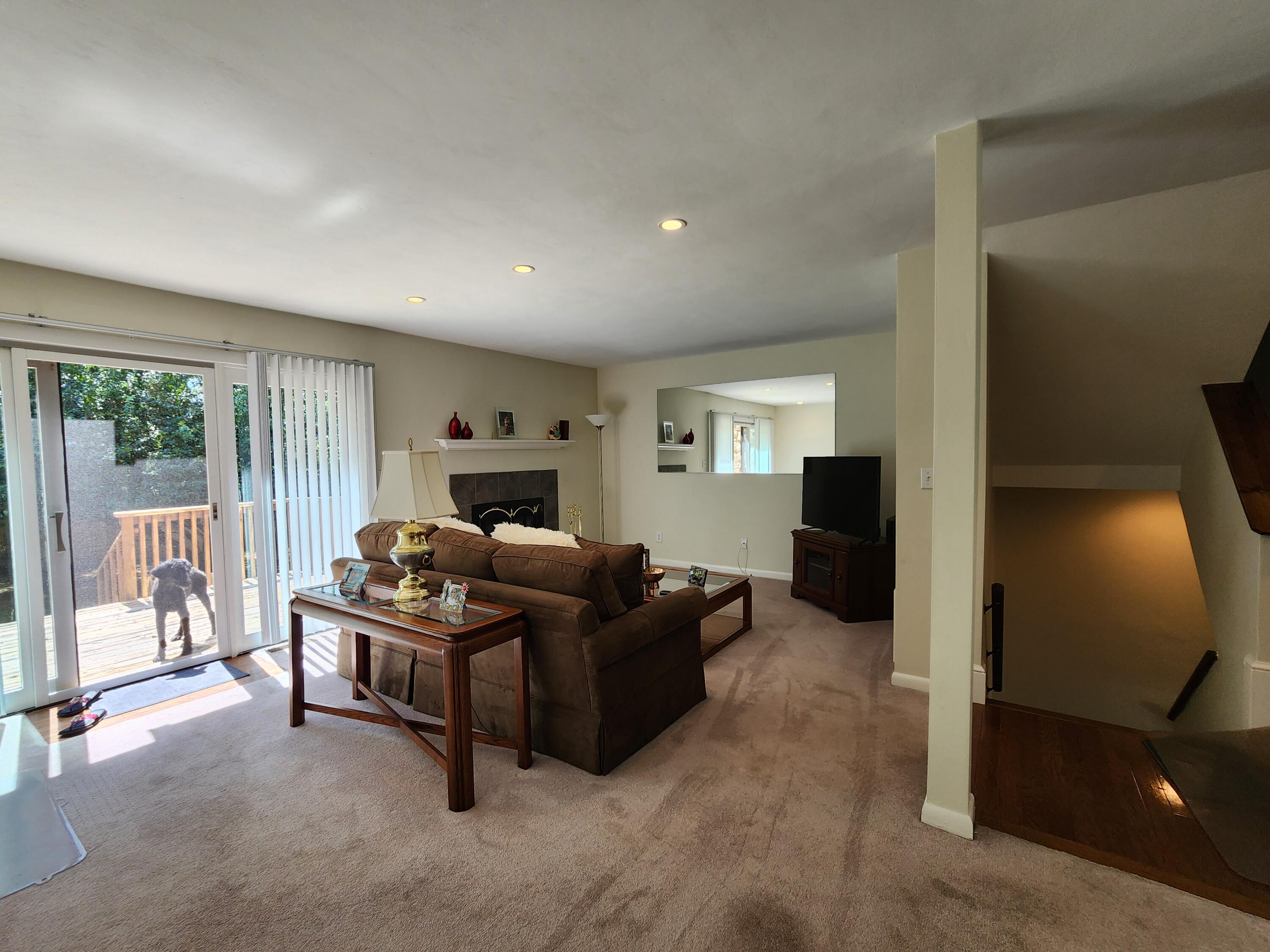 Roanoke, Virginia 24018, United States, 3 Bedrooms Bedrooms, ,3 BathroomsBathrooms,Residential,Active,239475