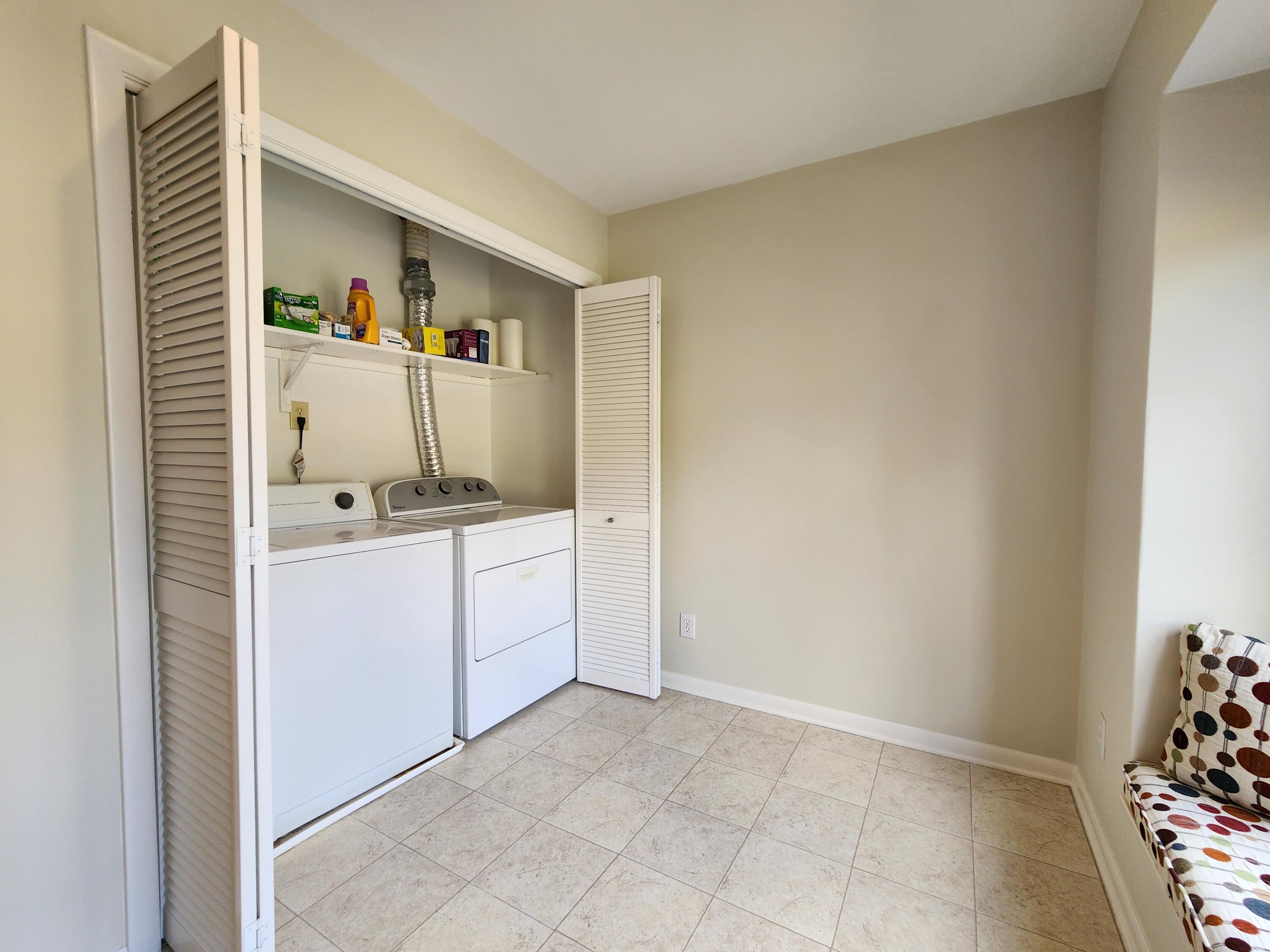 Roanoke, Virginia 24018, United States, 3 Bedrooms Bedrooms, ,3 BathroomsBathrooms,Residential,Active,239475