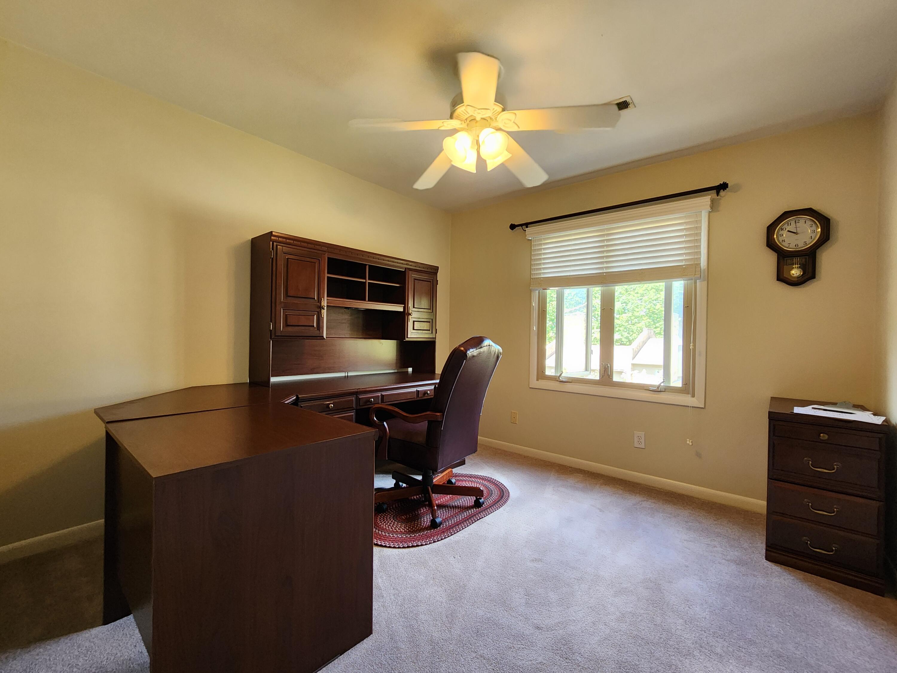 Roanoke, Virginia 24018, United States, 3 Bedrooms Bedrooms, ,3 BathroomsBathrooms,Residential,Active,239475