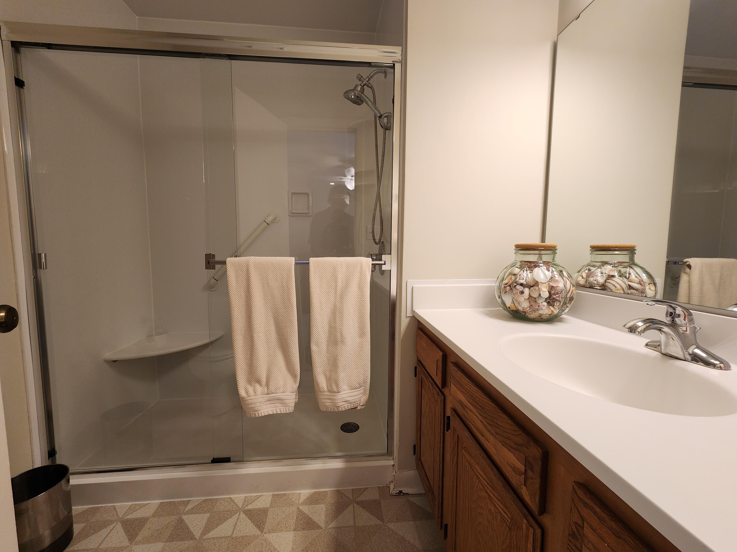 Roanoke, Virginia 24018, United States, 3 Bedrooms Bedrooms, ,3 BathroomsBathrooms,Residential,Active,239475