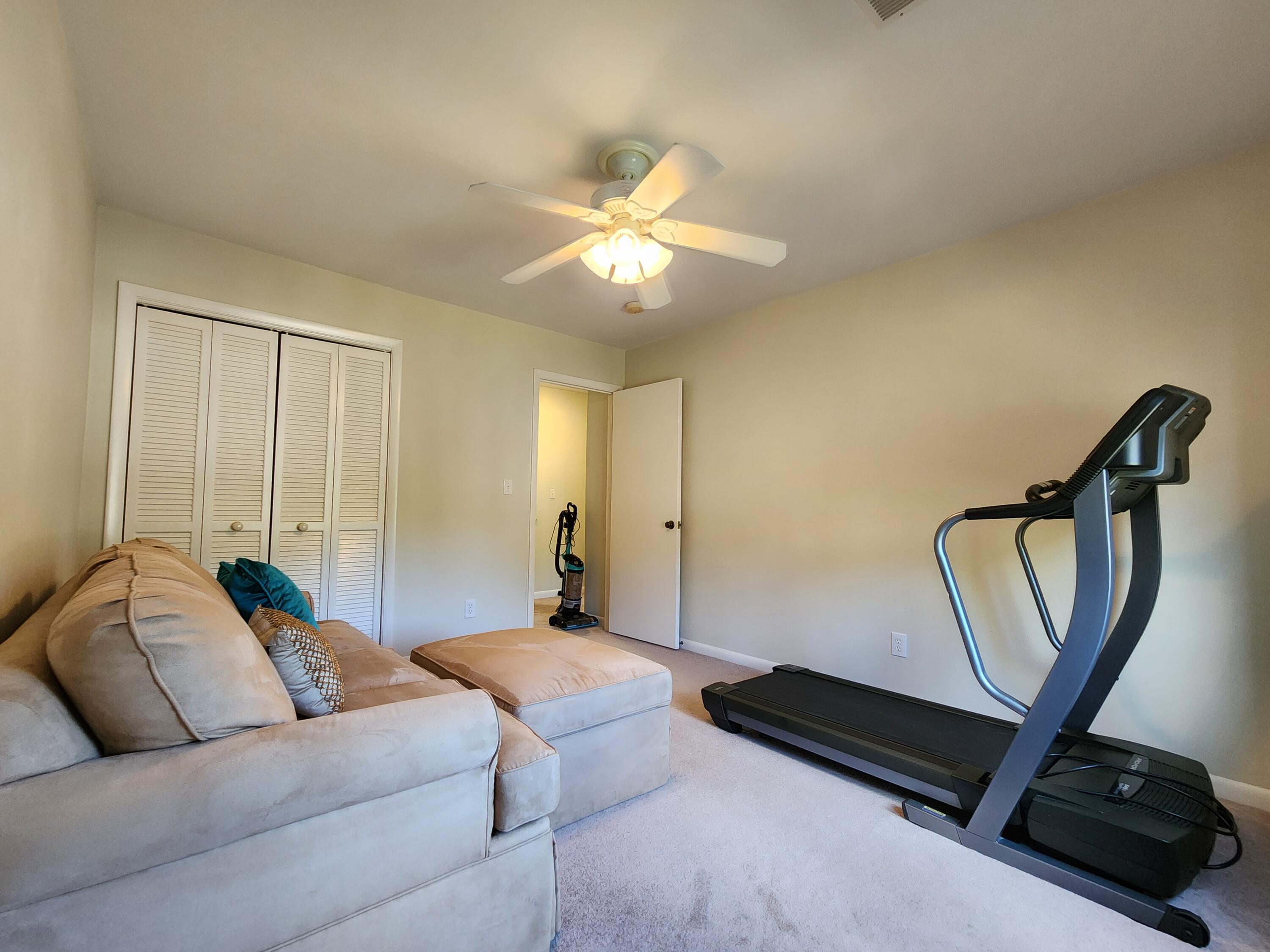 Roanoke, Virginia 24018, United States, 3 Bedrooms Bedrooms, ,3 BathroomsBathrooms,Residential,Active,239475