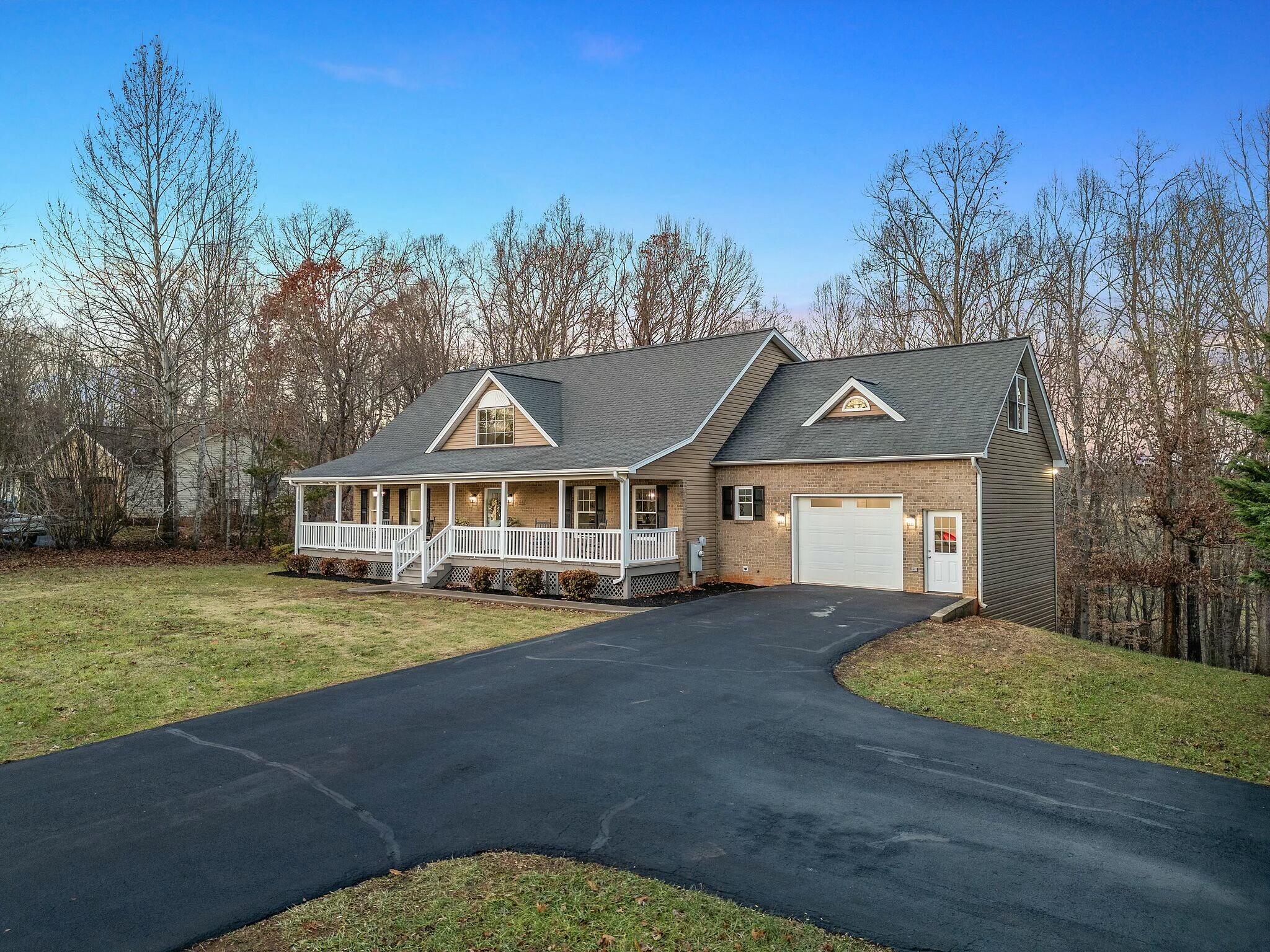 447 Woods Edge Dr, Rocky Mount, Virginia image 3