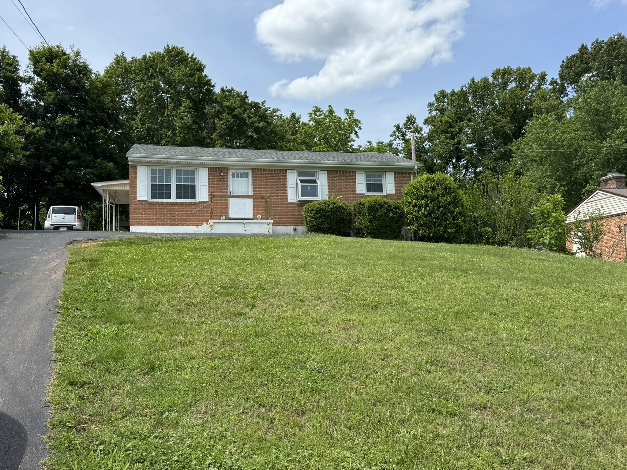 570 Scuffling Hill Rd, Rocky Mount, Virginia image 2