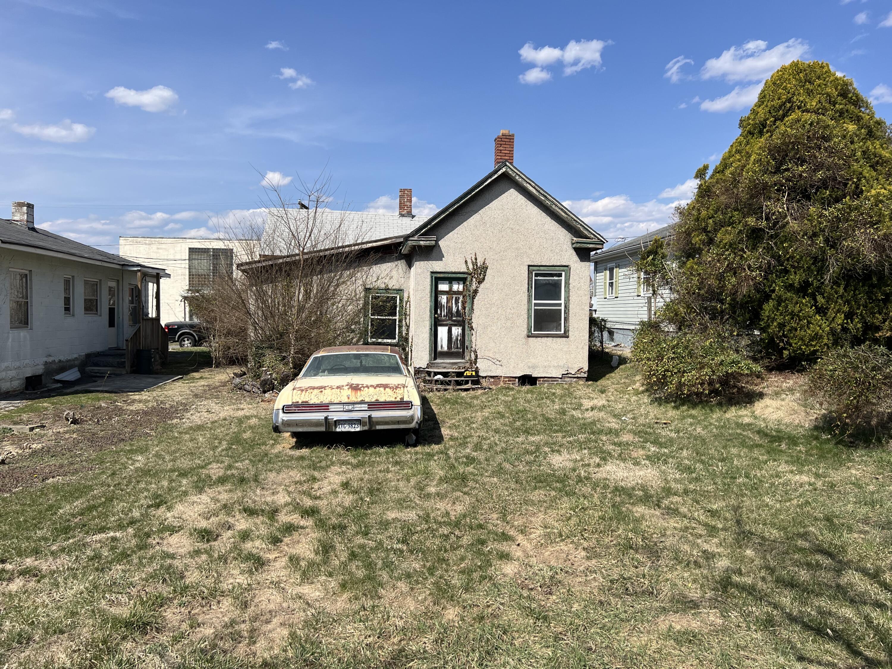 321 E Pine St, Covington, Virginia image 17