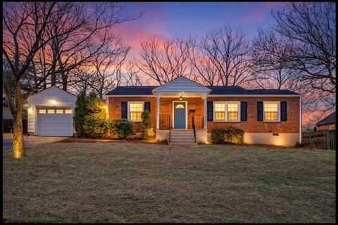 Photo of 3014 Fleetwood AVE SW, Roanoke, VA 24015 (MLS # 925169)