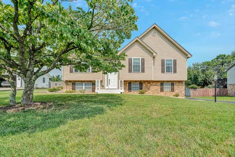 Homes For Sale - 2517 Bloomfield Ave<br/> Roanoke County, Roanoke, VA 24012