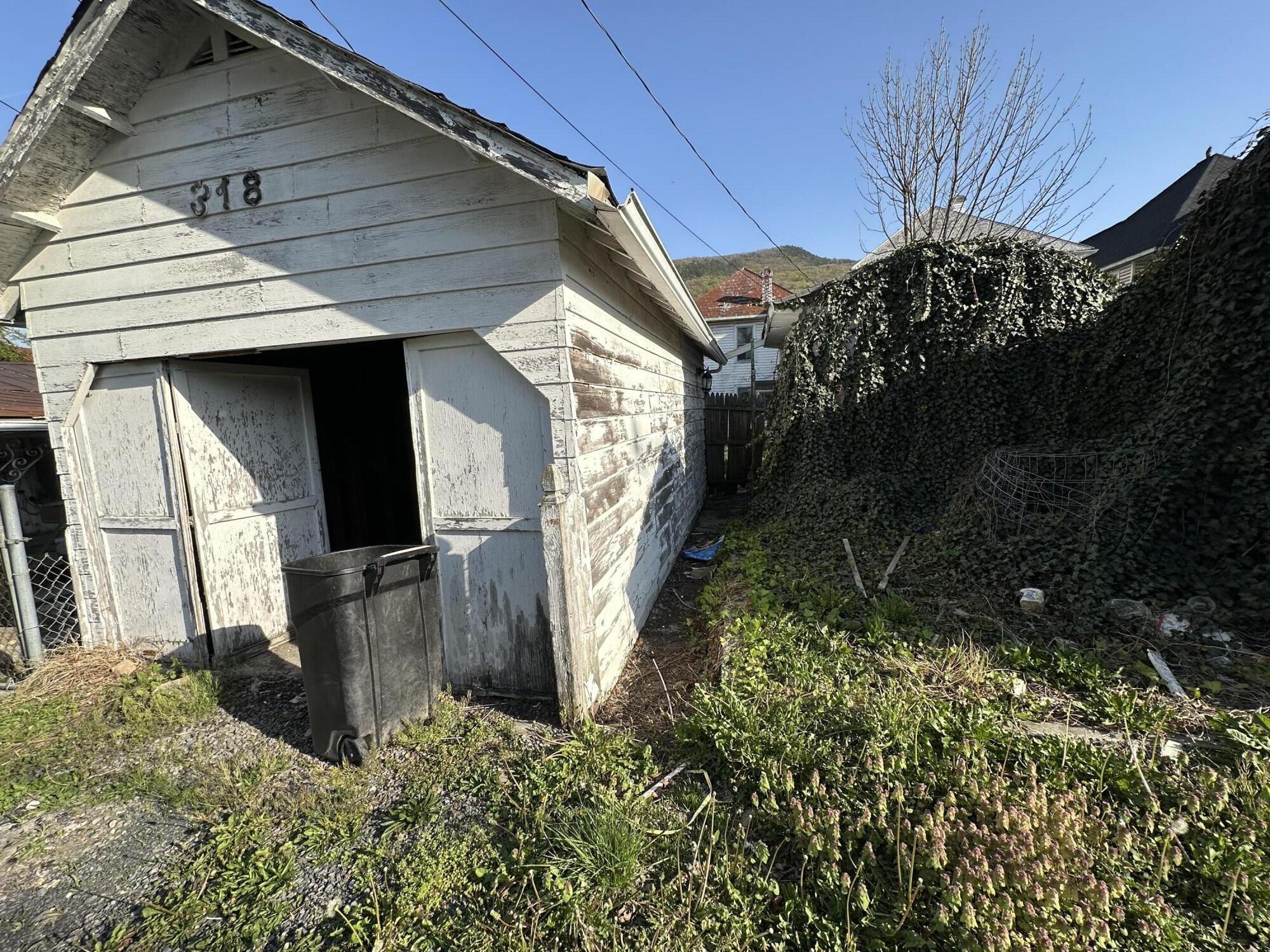 318 W Ridgeway St St, Clifton Forge, Virginia image 24
