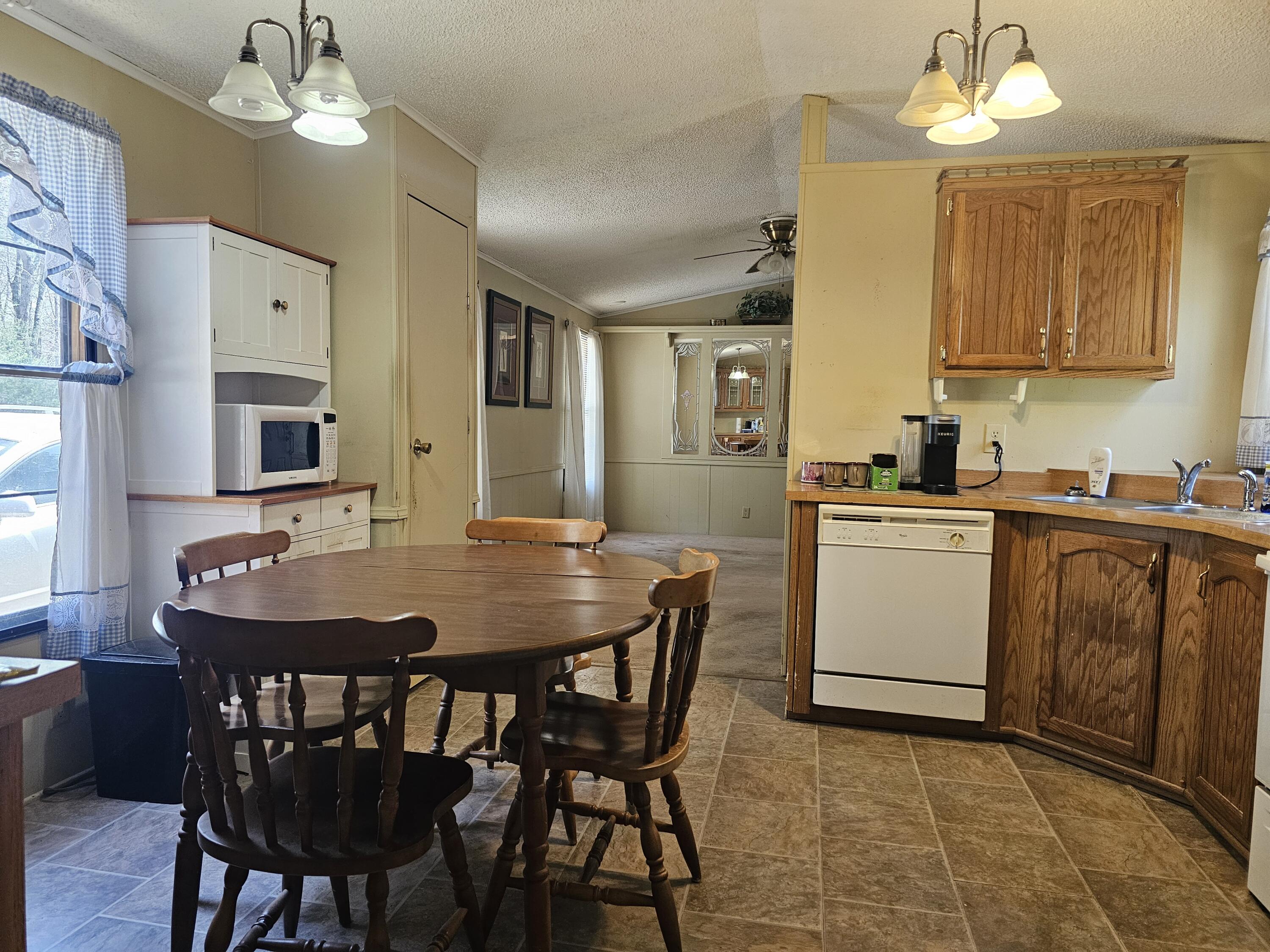 81 Lindsey Ln, Rocky Mount, Virginia image 8
